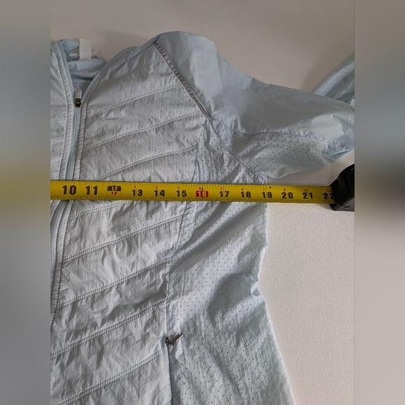 Zella Women's Superlight Water Resistant Hooded Windbreaker Running Sjy Blue M - Picture 11 of 12